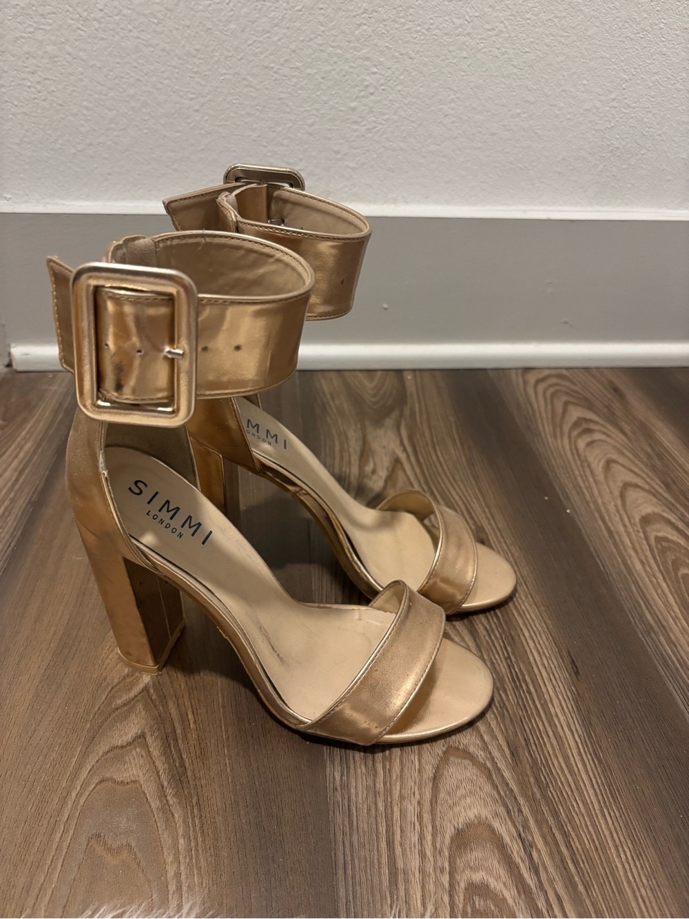 SIMMI London Metallic Gold Block-Heel Ankle Strap Sandals